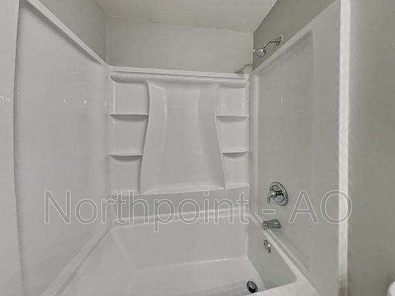 4th image of 289 Lady Agatha Ct