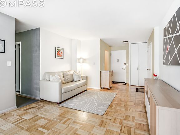 4th image of 200 E 27th St APT 6N