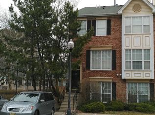 27 Boston Ct, Newark, NJ 07103