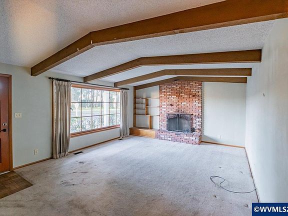 5th image of 3764 Ivy St NE