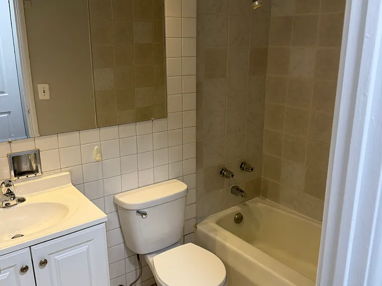 5742 N Kenmore Ave #317 — Photo 7