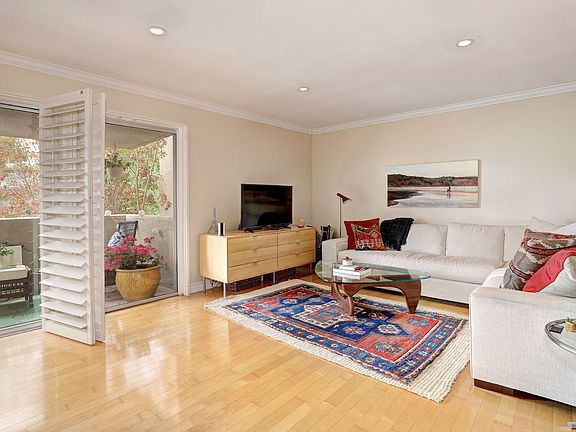 5th image of 630 Idaho Ave APT 204