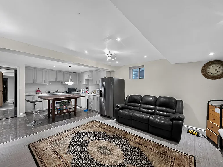 266 Fennamore Ter — Photo 23