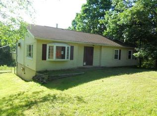 196 Smith Rd, Poughkeepsie, NY 12603