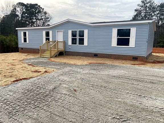 2nd image of 384 Skippers Lodge Rd