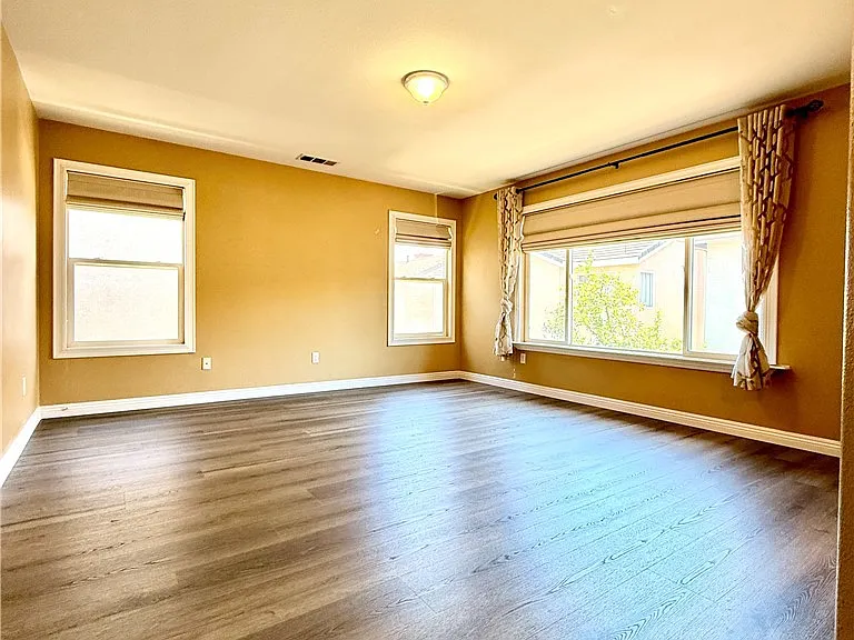 1319 Jacaranda Cir — Photo 12