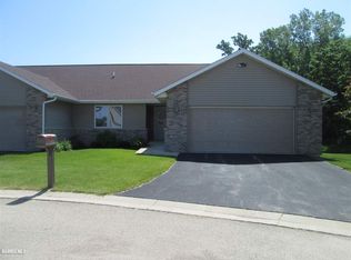 2041 Cherokee Ct, Freeport, IL 61032