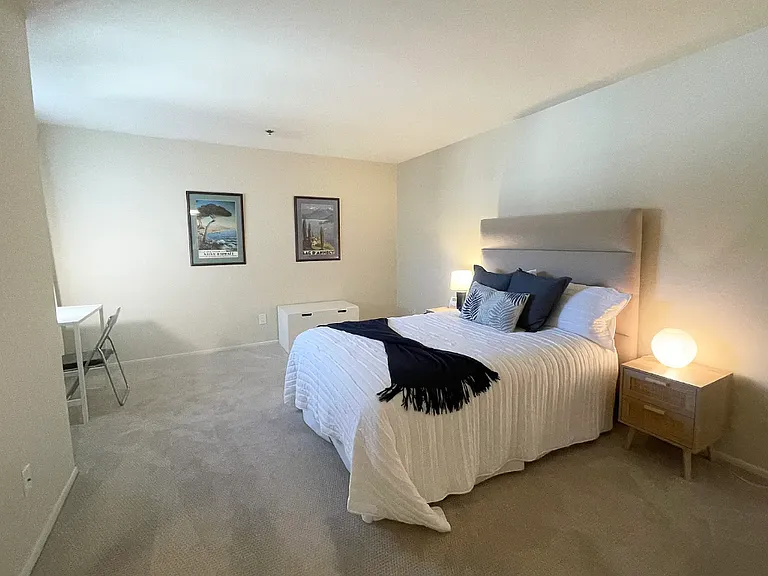1731 Barry Ave — Photo 1