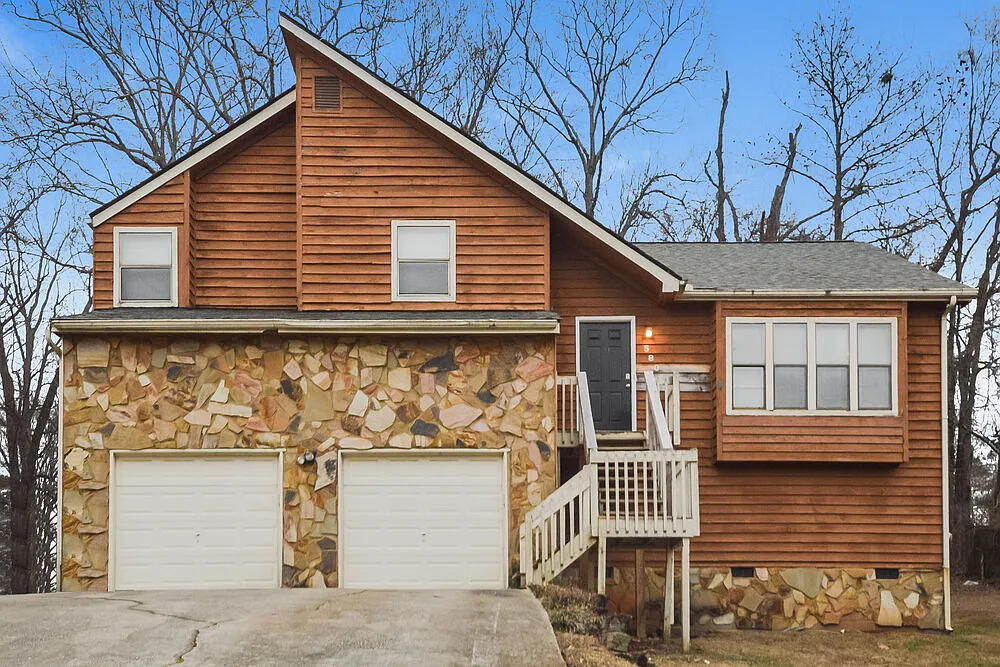 4 bed, 3.0 bath, 2081 sqft, $1,980 — Photo 1