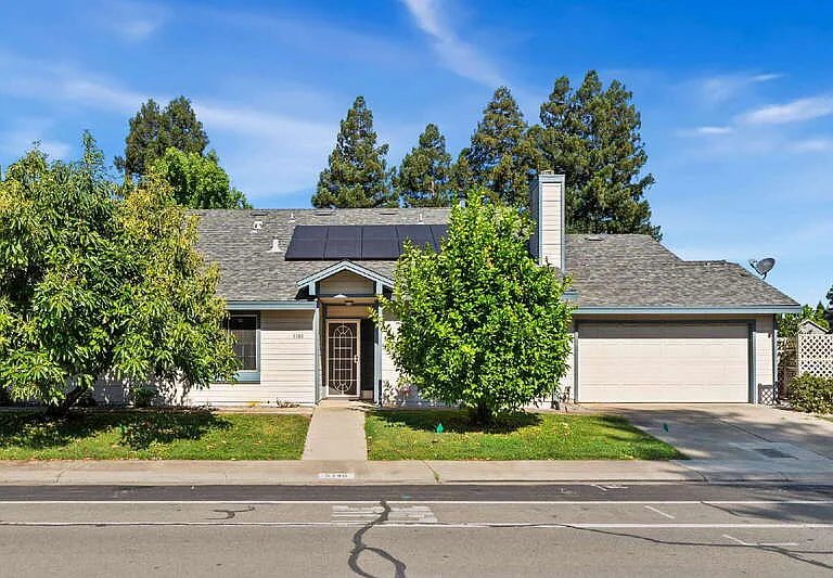 5740 Laguna Park Dr #B — Photo 1