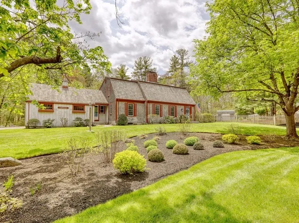 10 Pine Glen Dr, North Reading, MA 01864