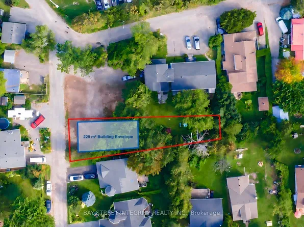 27 Thompson Dr, Georgina, ON L0E 1L0