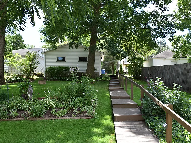 618 Walnut St — Photo 40