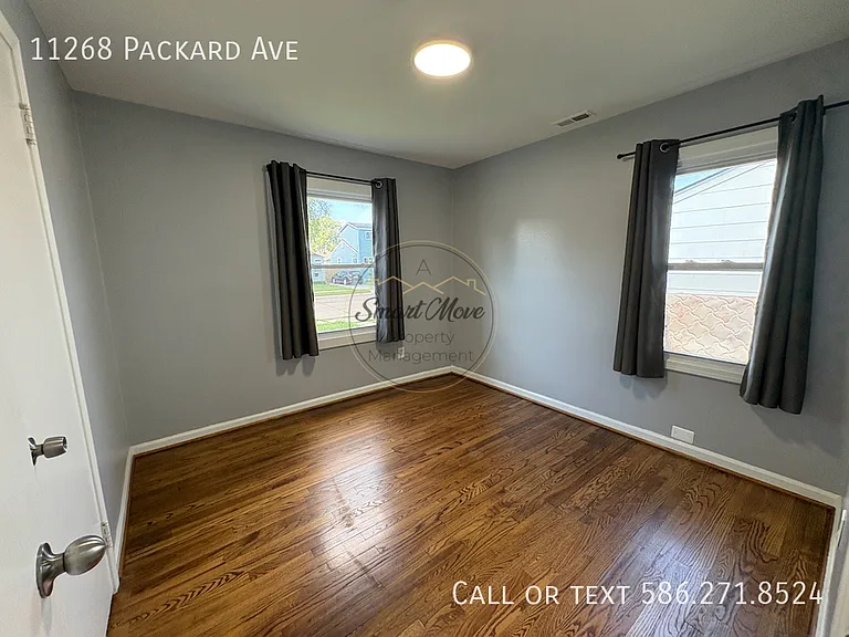 11268 Packard Ave — Photo 7