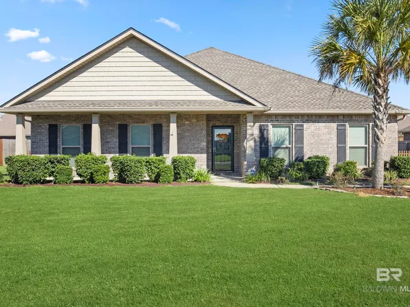 2050 Bourbon St, Foley, AL 36535