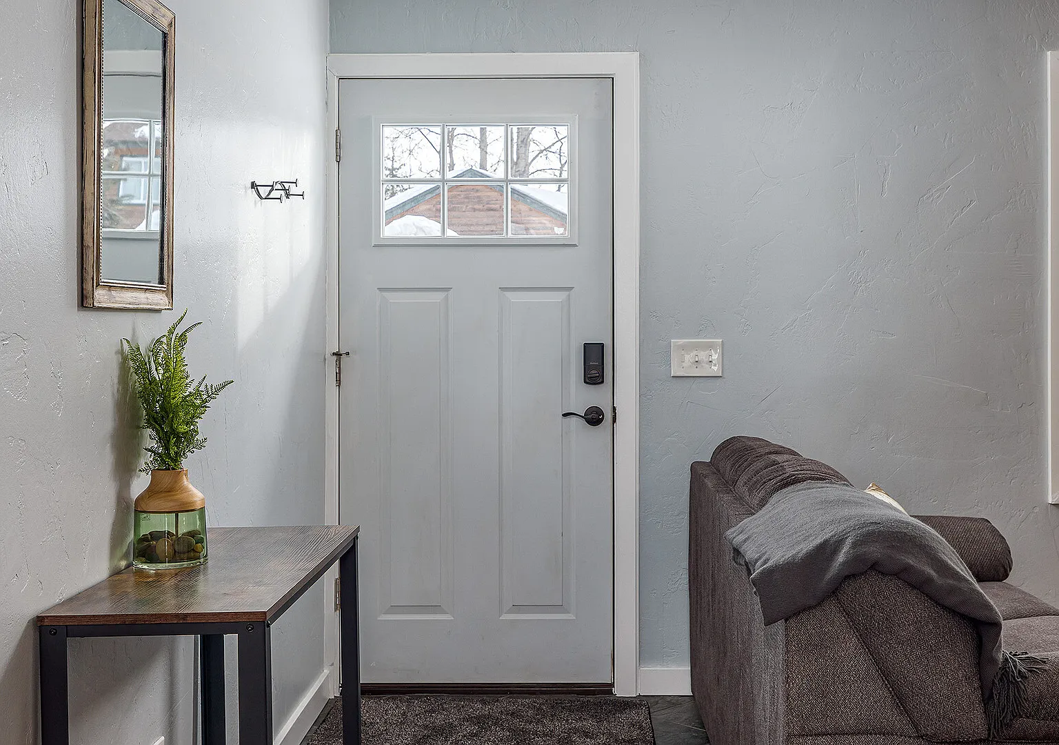 Cozy City Stay- 3bdrm near Airport — Photo 3