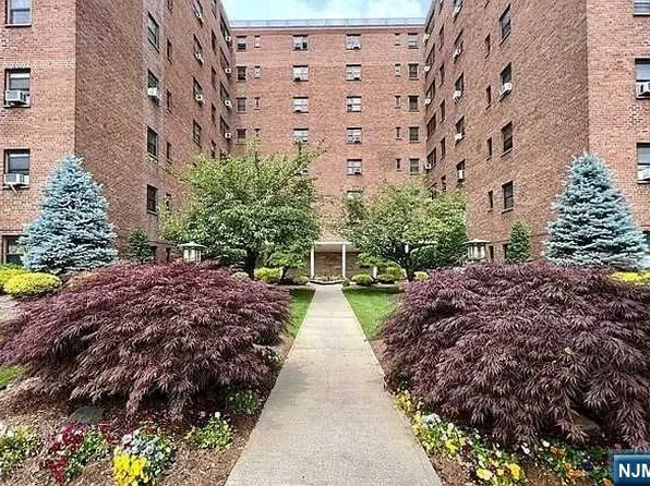 208 Anderson St APT S8h, Hackensack, NJ 07601