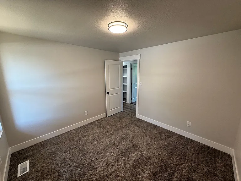 3426 West 5300 South — Photo 19