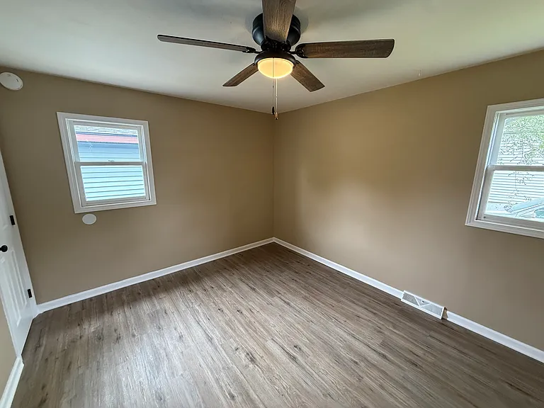 4114 Park Ave — Photo 10