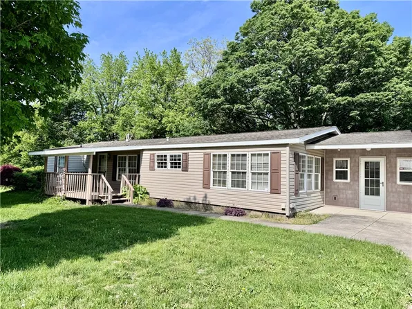 3171 Eagle Harbor Waterport Rd, Albion, NY 14411