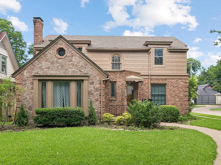 5902 McCommas Blvd — Photo 1