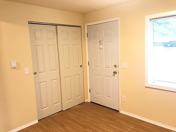 2nd image of 11843 Avondale Pl NE