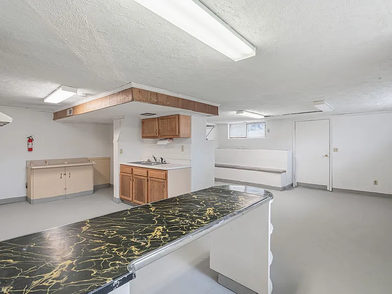 1315 E Red Bud Rd — Photo 23