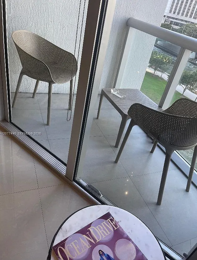 Iconbrickell Condo No 1 — Photo 4