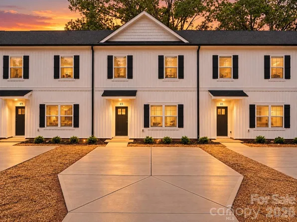 41 E 13th St, Newton, NC 28658