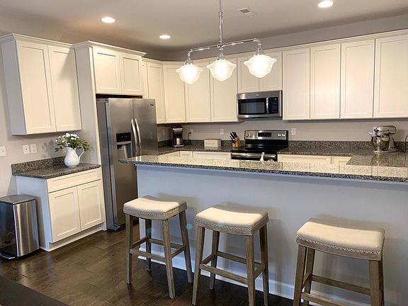 5th image of 5582 Arbor Chase Dr