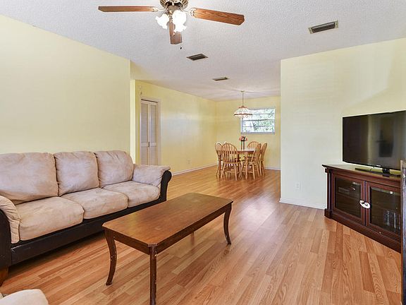 4th image of 3960 Gumwood Dr W