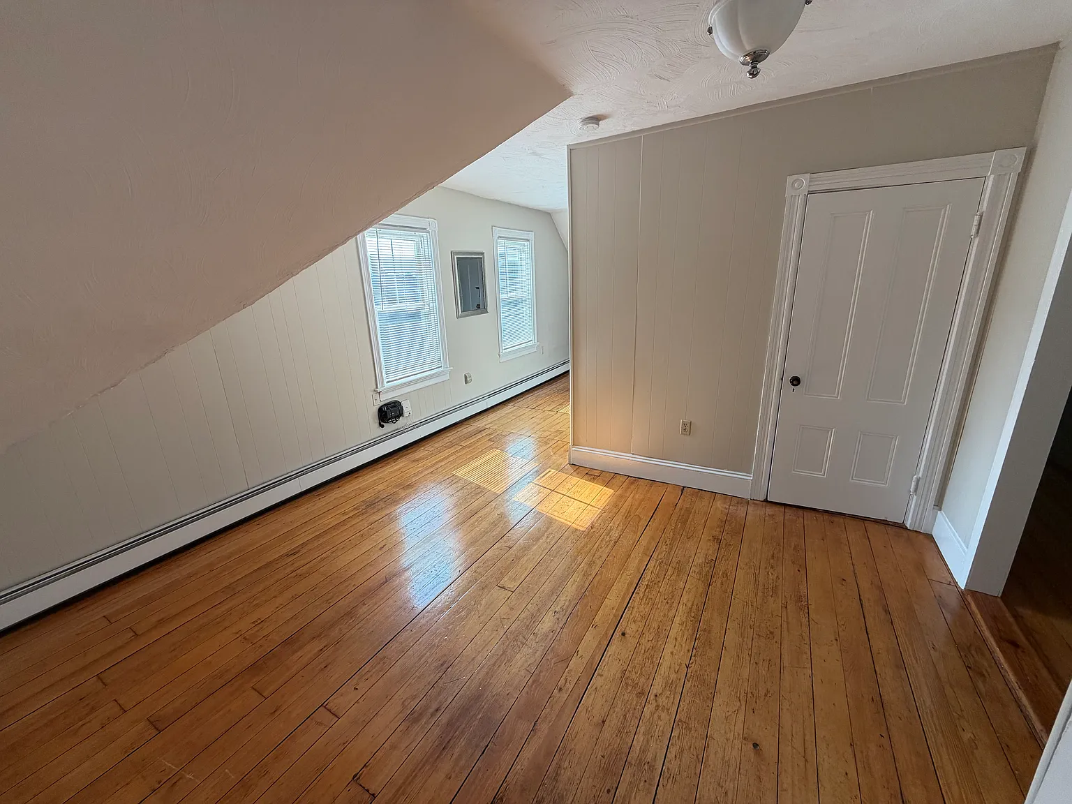2 bed, 950 sqft, $2,000 — Photo 3
