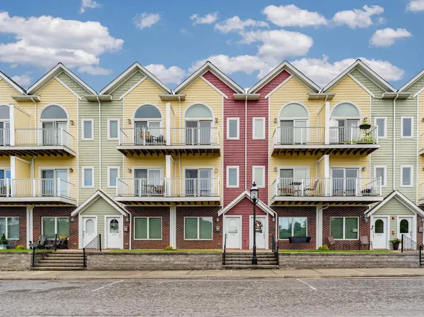 388 Frontier Ave, Star City, WV 26505