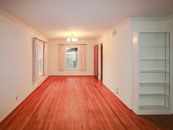 5th image of 2801 Braemar Dr