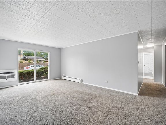 2nd image of 681 Elmhurst Rd APT C