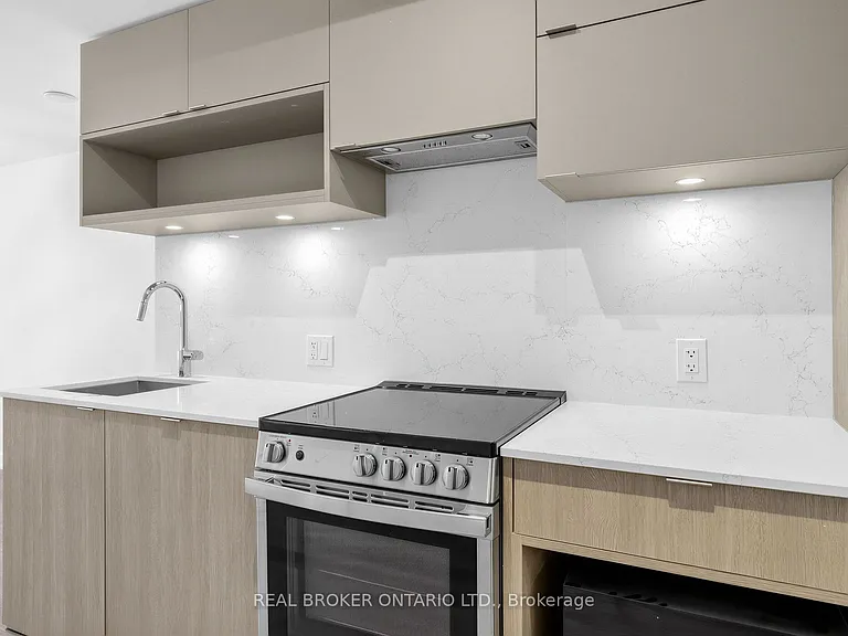 100 Queen St E #1912 — Photo 2