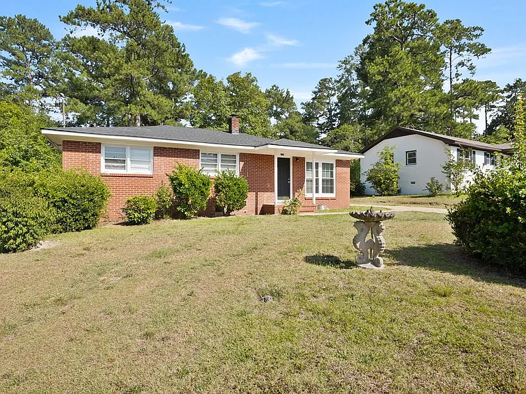 709 Shambrey St — Photo 4