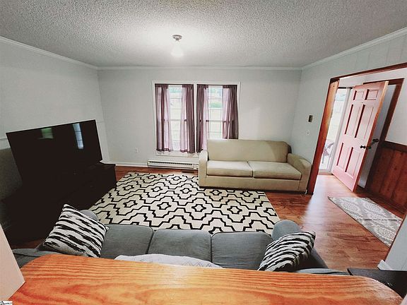 3rd image of 208 Elm Ave