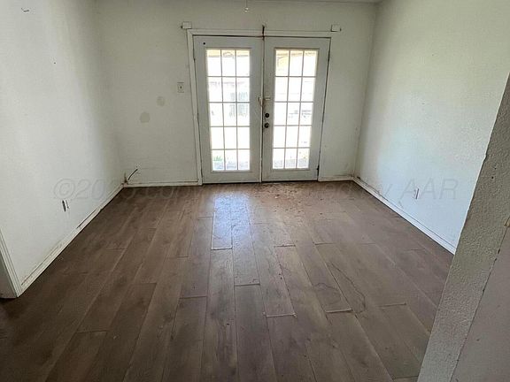 5th image of 121 Oak Ave