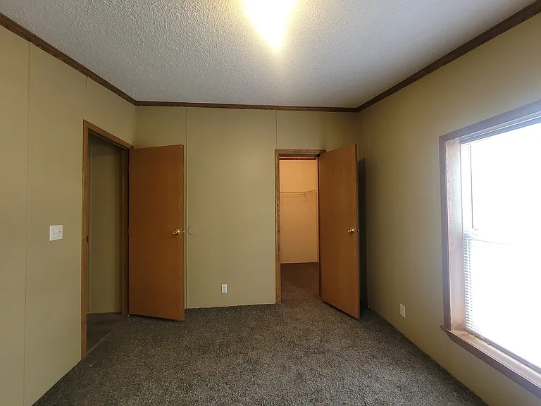 211 E 1st St #33 — Photo 14