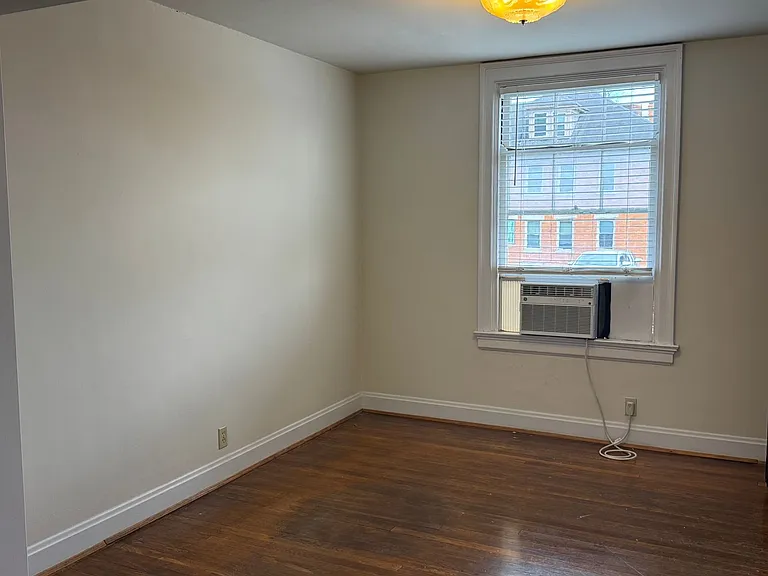 Madison Court — Photo 23