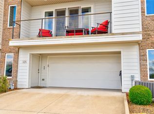 325 E Noble Ln, Fayetteville, AR 72703