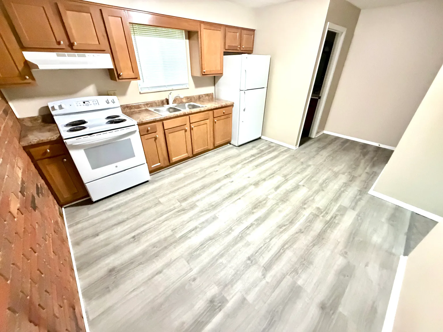 2 bed, 1296 sqft, $1,350 — Photo 2