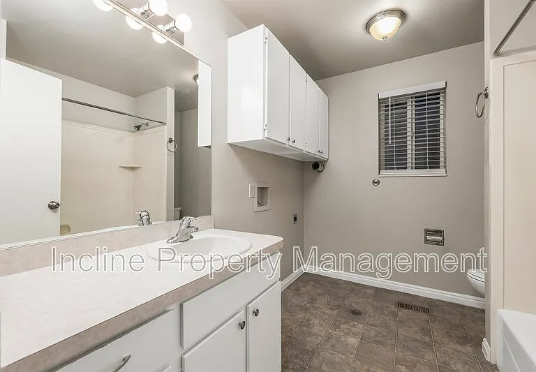 752 N 1060 W — Photo 9