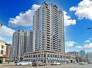 15 Northtown Way #1720, Toronto, ON M2N 7A2