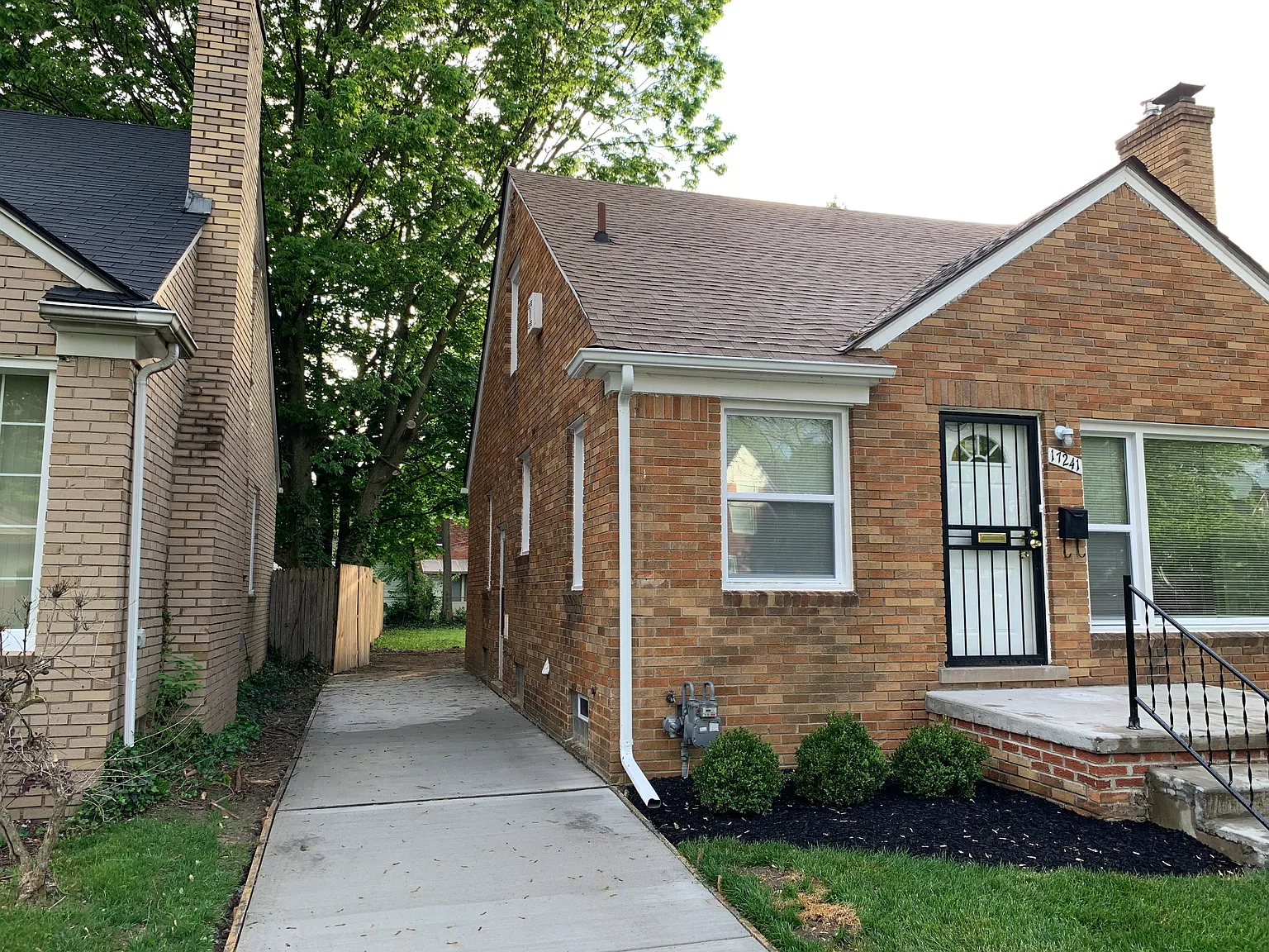 4 bed, 1339 sqft, $1,875 — Photo 2
