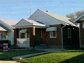 1st image of 916 N E St