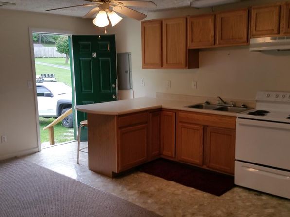 54 Ceramic Dr, Paintsville, KY 41240