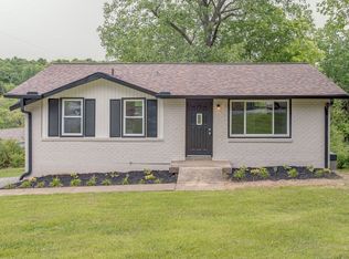 2323 Woodridge Dr, Nashville, TN 37207