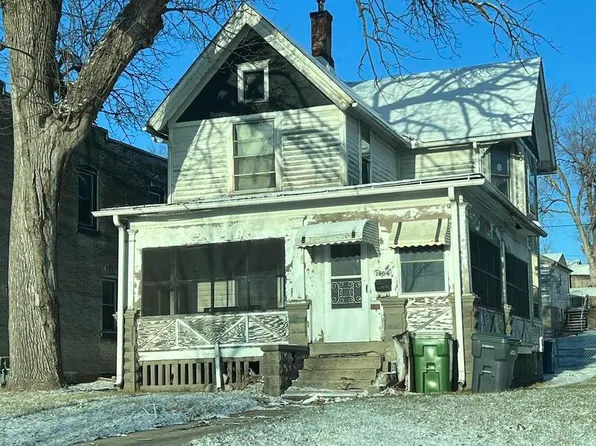 1904 Camanche Ave, Clinton, IA 52732